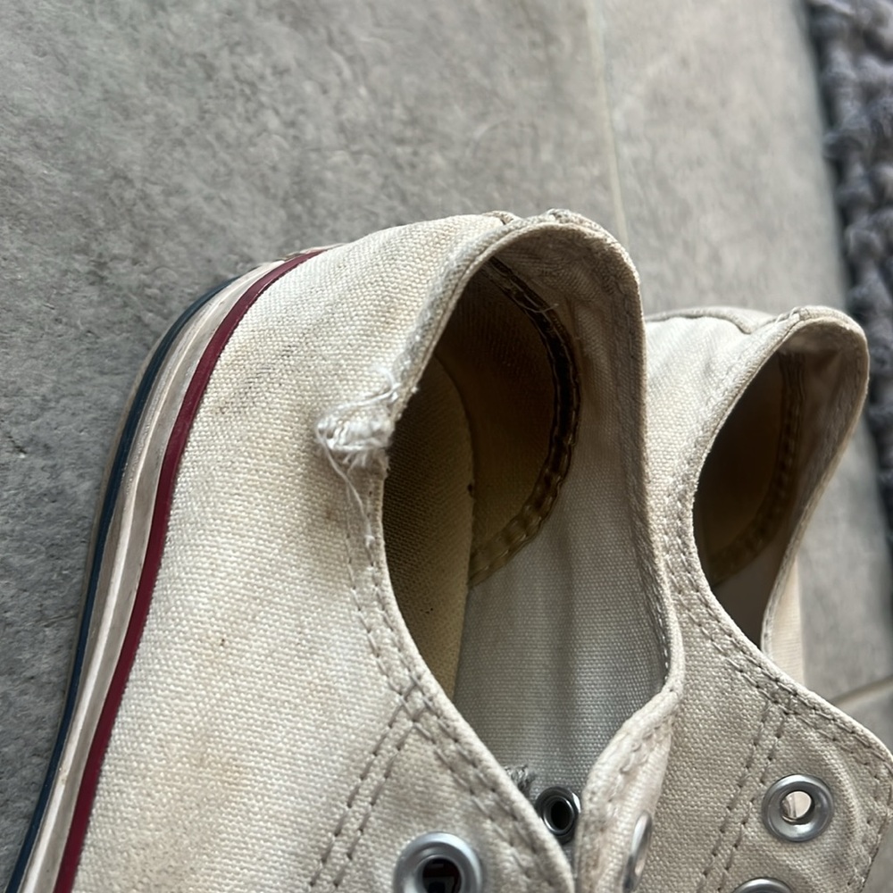 Converse - Picture 2 of 3